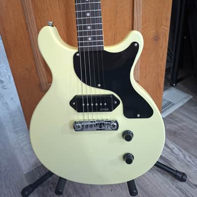 Vintage V130 - 6.8 lbs-with Vintage gig bag image 1