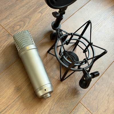RODE NT1-A Large Diaphragm Cardioid Condenser Microphone 2002 - Present - Silver