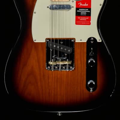 Fender American Professional Telecaster 2-Tone Sunburst Maple (776) image 2