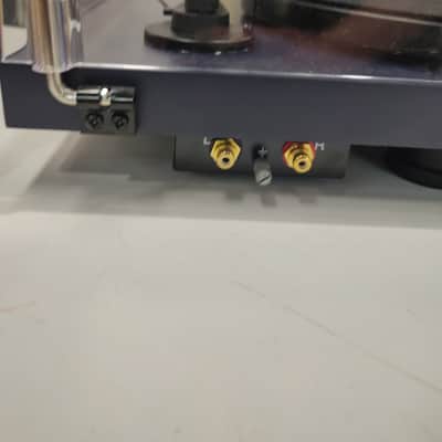 Pro-Ject Debut Carbon EVO Belt Drive Turntable 2020 - Present - Gloss Black image 4
