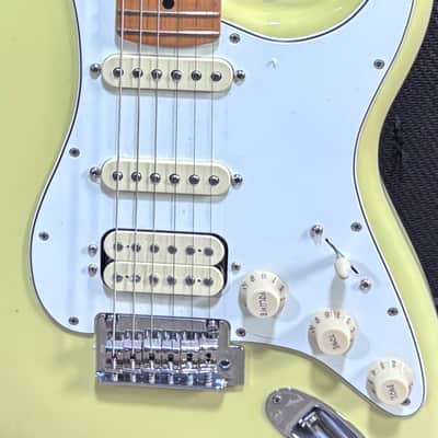 Fender Player II Stratocaster 2024 - Hialeah Yellow image 3
