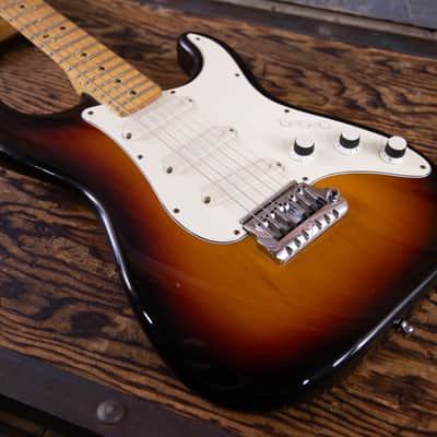 Fender Elite Stratocaster with Maple Fretboard 1983 - Brown Sunburst image 5