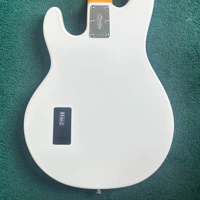 Sterling StingRay Classic Ray25CA 2024 - Present Olympic White image 4