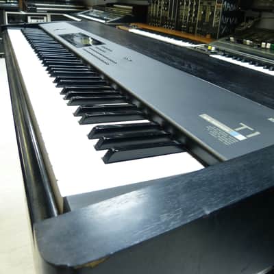 Korg T1 Workstation 88 weighted keys image 2
