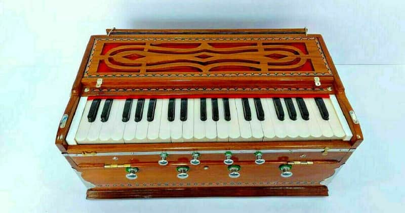 Handmade Bombay Harmonium Chudidar Double Bellow 39 Key Two Reed 8 Stopper Style Best image 1