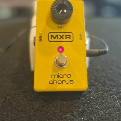 MXR M148 Micro Chorus Yellow Modulation Effect Pedal for Electric Guitar image 9
