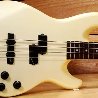 Fender Contemporary Precision Bass Lyte MIJ 1990 - 7lbs! Frost White 38488 image 3