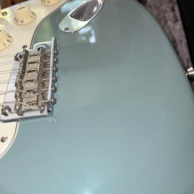 Fender American Professional Stratocaster with Maple Fretboard 2017 - 2019 - Sonic Grey image 9