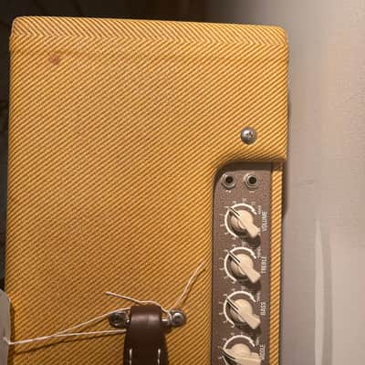 Victoria Victorilux 2 x 12 Combo Tube Amplifier - Tweed image 4