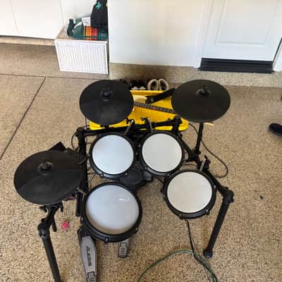 Alesis Nitro Max Kit Electronic Drum Set 2023 - Present - Black image 6