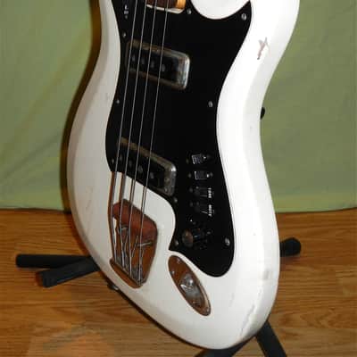 Vintage Hagstrom F400 (HIIB) bass,1967. Awesome  thin broomstick neck, all original. great bass. image 7