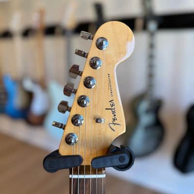 Fender American Elite Stratocaster with Rosewood Fretboard 2016 - 2019 - Aged Cherry Burst image 4