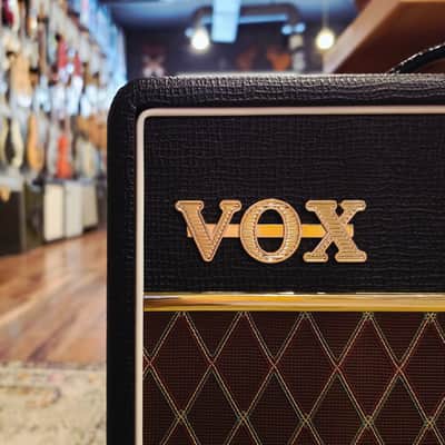 2000 Vox AC10C1 - 1x10 - 10-watt - Combo Tube Amp image 3