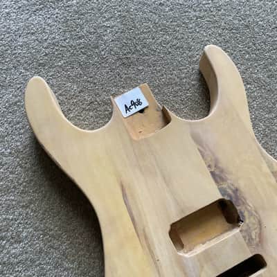 Double Cutaway Basswood Guitar Body with One Humbucker Pickup Route image 4