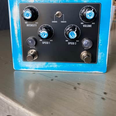 R Weaver FX Violet Vibe pedal | Reverb