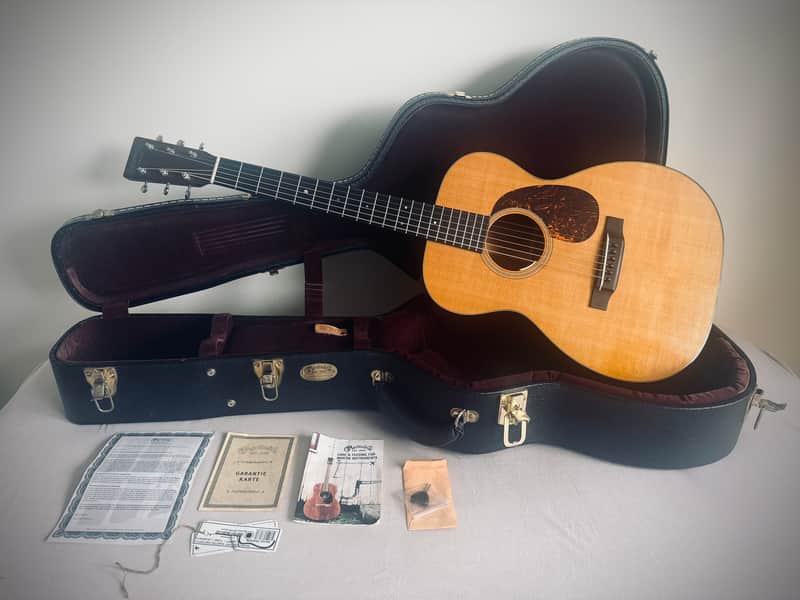 Martin 00-18V 2013 image 1