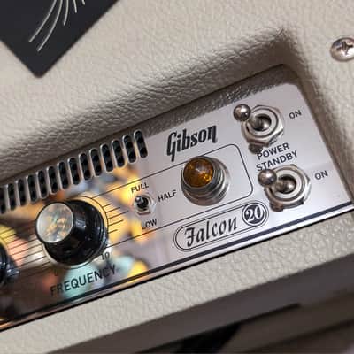 Gibson Falcon 5 1x10" Guitar Combo - Cream Bronco Vinyl with Oxblood Grille image 4