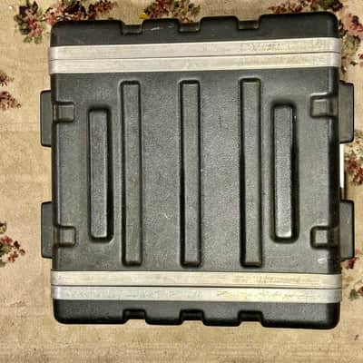 SKB 1SKB-R6U 6U-Space Molded Rack Case 2010s - Black image 4