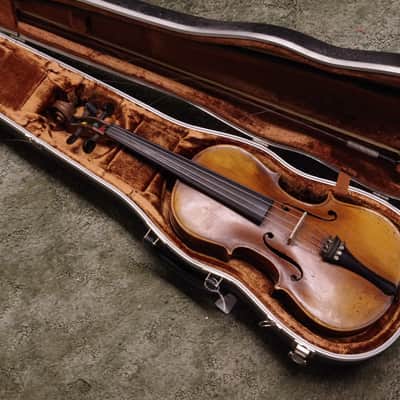 Used Vintage 4/4 Violin with hard case One-Piece flame back OLD image 1