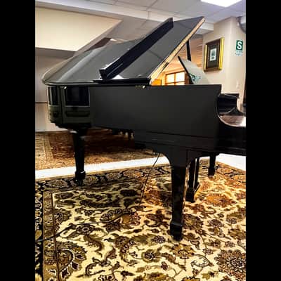 Legendary Craftsmanship: Steinway & Sons Model M Grand Piano image 5