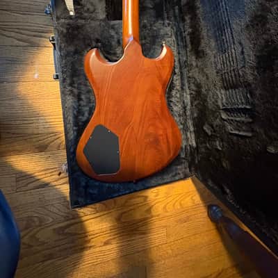 Knaggs Honga T2 2017 - satin image 13