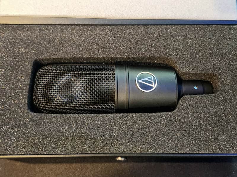 Audio-Technica AT4040 Large Diaphragm Cardioid Condenser Microphone