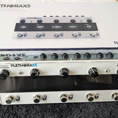 TC Electronic Plethora X5 TonePrint Multi-Effects Pedalboard 2020 - Present - White image 2