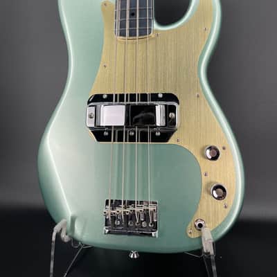 Immagine Electrical Guitar Company 34.00 bolt on Aluminum neck P Bass Rickenbacker horseshoe 2023 - Polished and Mystic Surf Green - 5