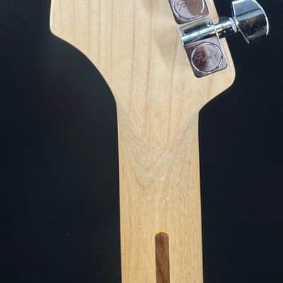 Fender Standard Stratocaster 2007 - Red image 8