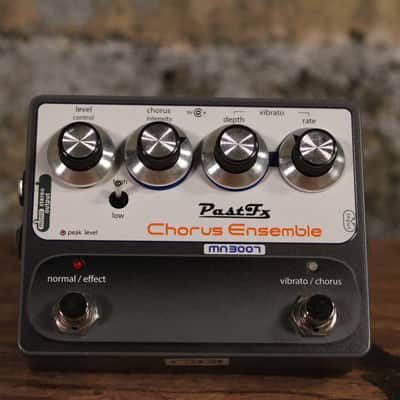 PastFx Chorus Ensemble MN3007 w/ Box image 2
