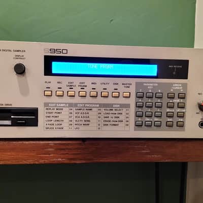 Akai S950 MIDI Digital Sampler 1988 - White image 5