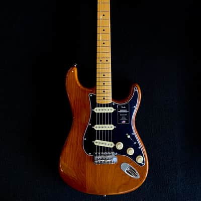 Fender American Vintage II '73 Stratocaster with Maple Fretboard - Mocha image 1