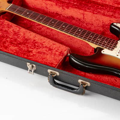 USED 1971 Fender Stratocaster with Rosewood Fretboard - Sunburst image 24