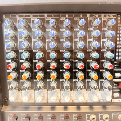 Behringer EUROPOWER PMP1680S 10-Channel 1600-Watt Powered Mixer 2013 image 3