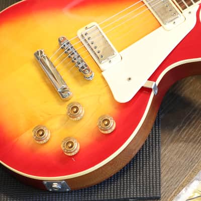 1981 Gibson Les Paul Deluxe Electric Guitar Cherry Sunburst + OHSC image 6