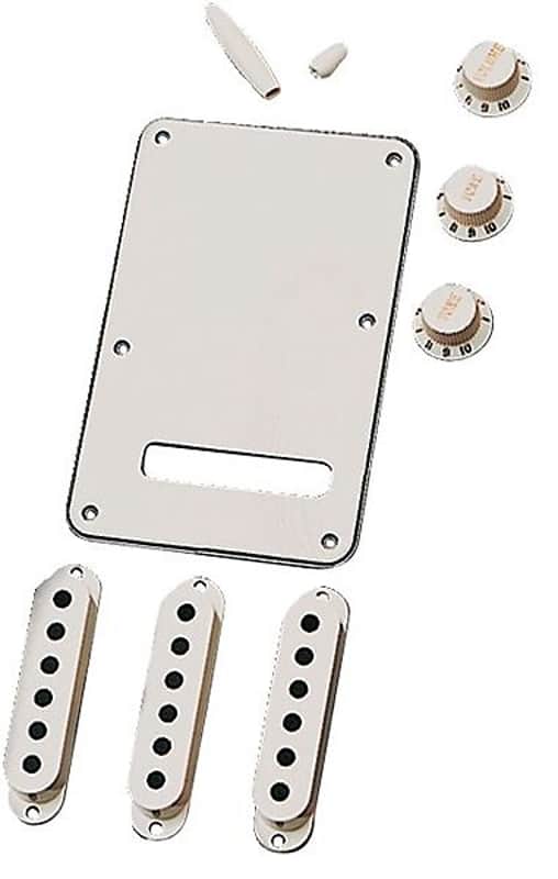 Fender Stratocaster Accessory Kit image 3