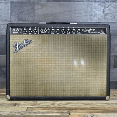 Pre-Owned 1965 Fender Vibrolux Reverb Model AA864 with Flightcase - LOCAL PICKUP ONLY image 1