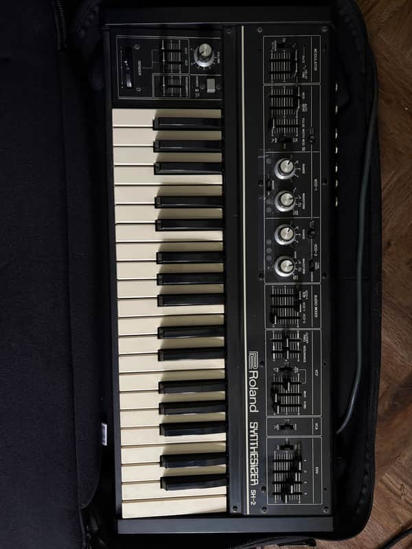 Roland SH-2 37-Key Synthesizer 1979 - 1982 - Black Bild 1