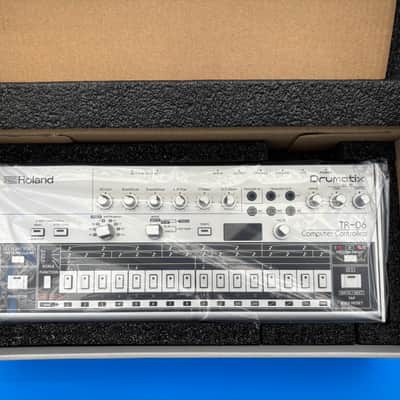 Roland TR-06 Drumatix 2020 - Present - Silver image 2