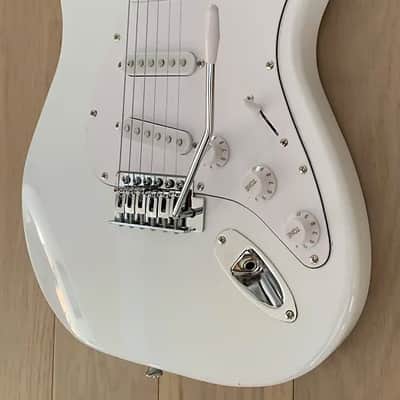 New White/Rosewood Strat image 4