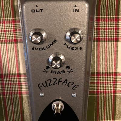 Fuzz Face BC 183 circuit w/ bias control: Old school Tone Bender enclosure Grey image 6