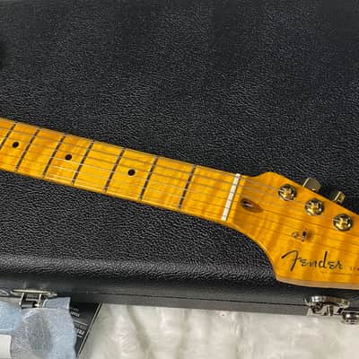 NEW! Fender Limited Edition Custom Deluxe AAA Flame Stratocaster - Hand Wound Pick-Ups - Gold Hardware - Aged Cherry Sunburst - 7.6lbs - Authorized Dealer - G07114 - WOW! image 6