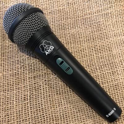 AKG D8000