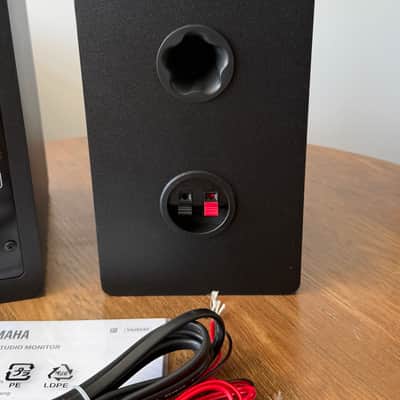 Yamaha HS4 4.5” Powered Studio Monitors Pair – Black – Excellent Condition + Box image 5