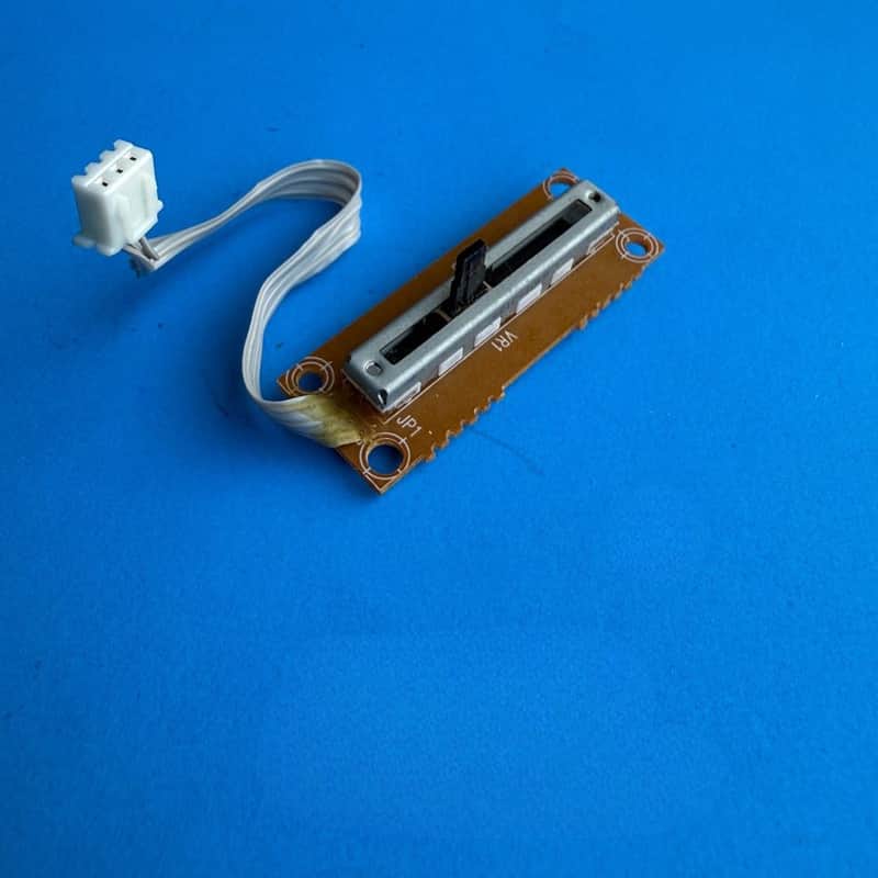 Immagine M-AUDIO O2 MIDI Controller Keyboard Part: C9 Slider Fader PCB Circuit Board - 1