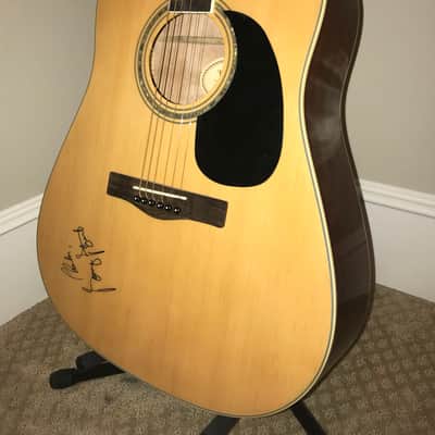 signed George strait guitar. image 2