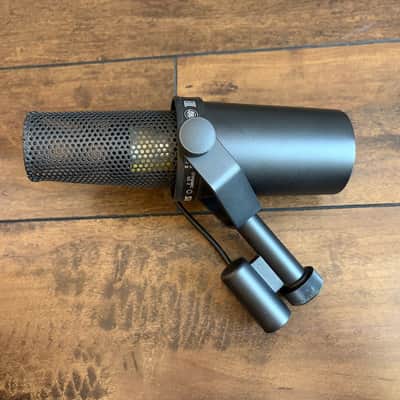 Shure SM7B Cardioid Dynamic Microphone SM 7B image 5