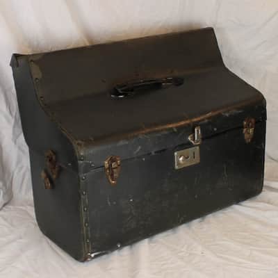 Black Italian Hard Case for Accordion 21.25" x 9.50" x 19.75" (54cm x 24cm x 50cm) image 1