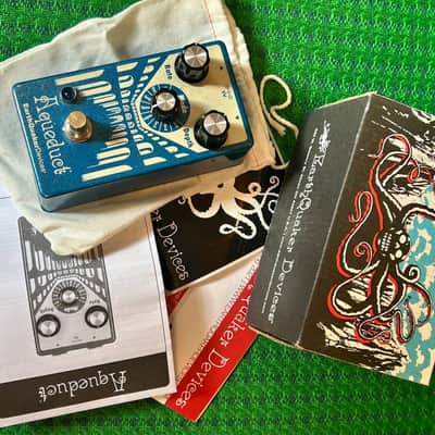 EarthQuaker Devices Aqueduct Vibrato 2018 - Present - Blue Sparkle / White Print image 3