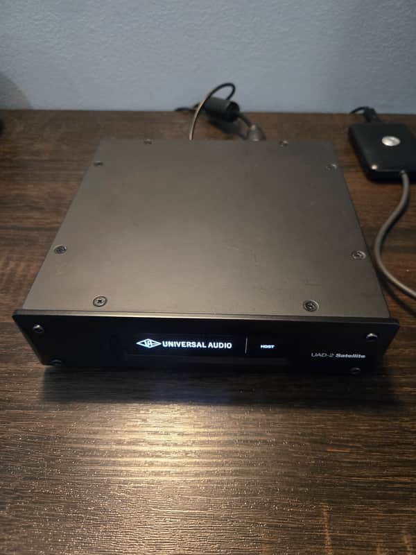 Universal Audio UAD-2 Satellite Thunderbolt 2 - OCTO 2018 - Black image 1